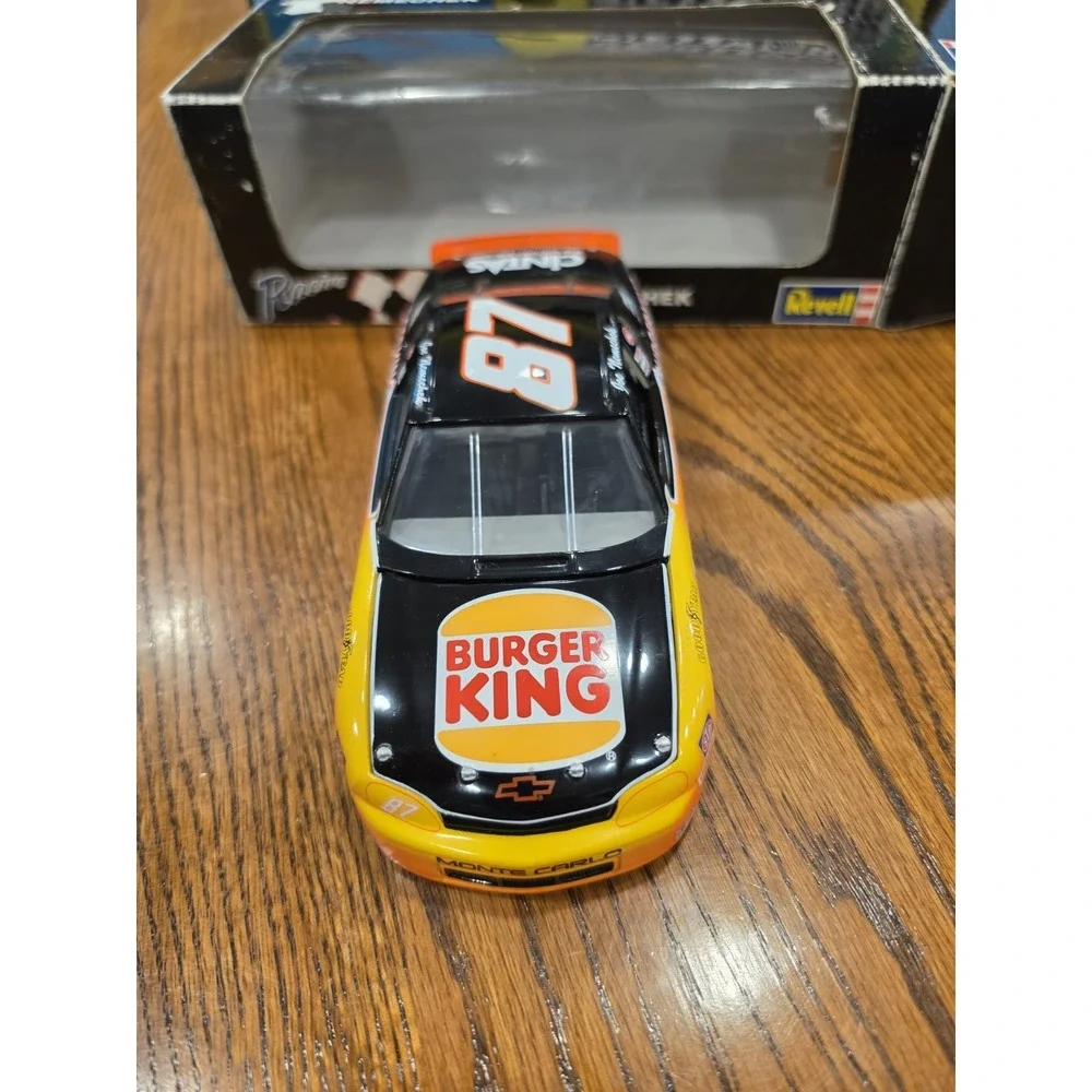 Revell 3443 Joe Nemechek #87 Burger King Diecast Chevy 1996 NASCAR 1:24 Racing